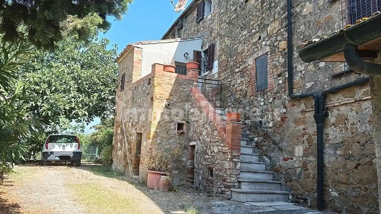 Casa indipendente in vendita a Casole d'Elsa