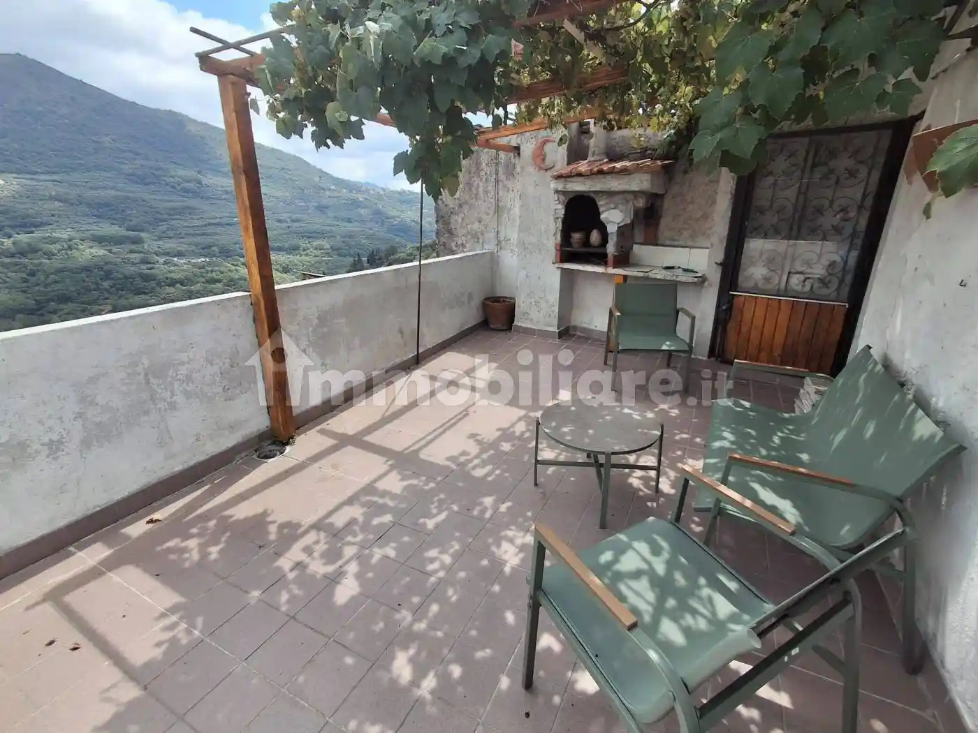 Casa indipendente in vendita a Caravonica