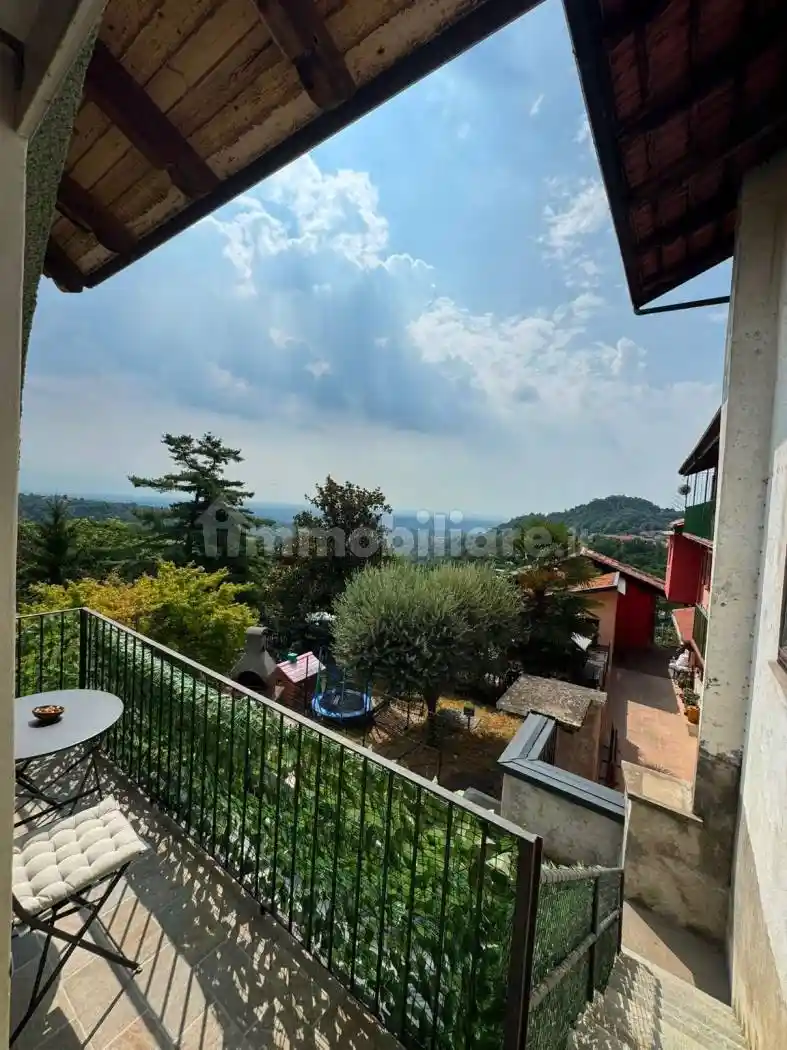 Casa indipendente in vendita a Zumaglia
