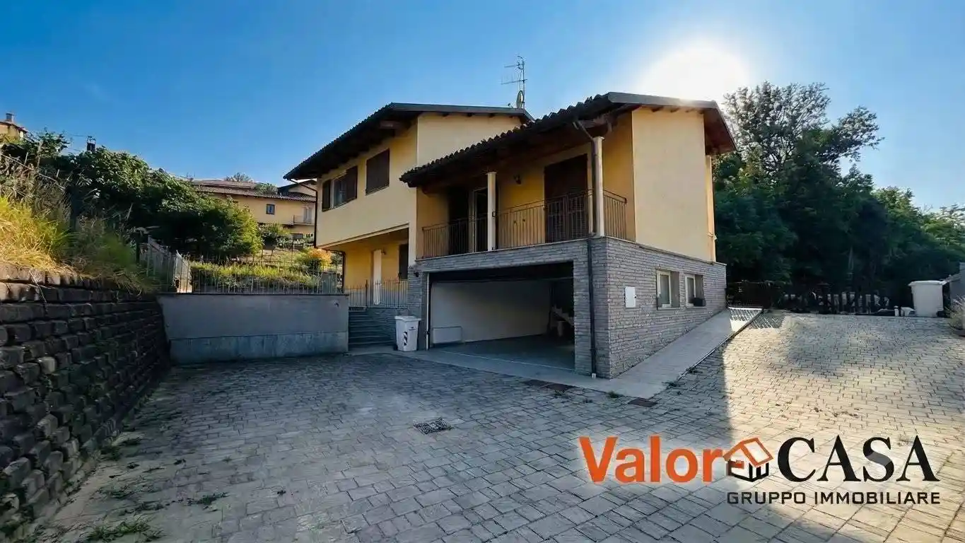 Villa in vendita a La Morra