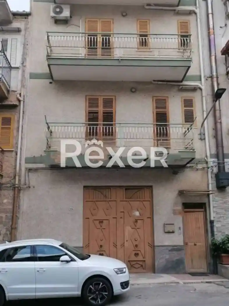 Palazzo - Edificio in vendita a Belmonte Mezzagno
