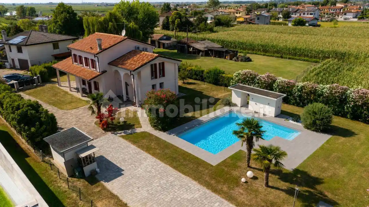 Casa indipendente in vendita a Torre di Mosto
