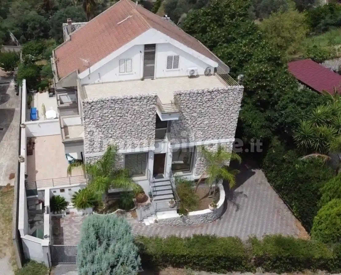 Villa in vendita a Roccella Ionica