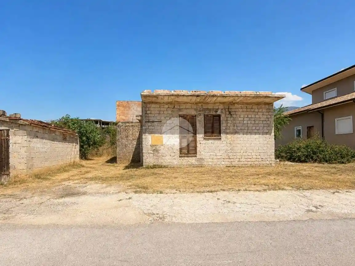 Rustico - Casale in vendita a Avezzano