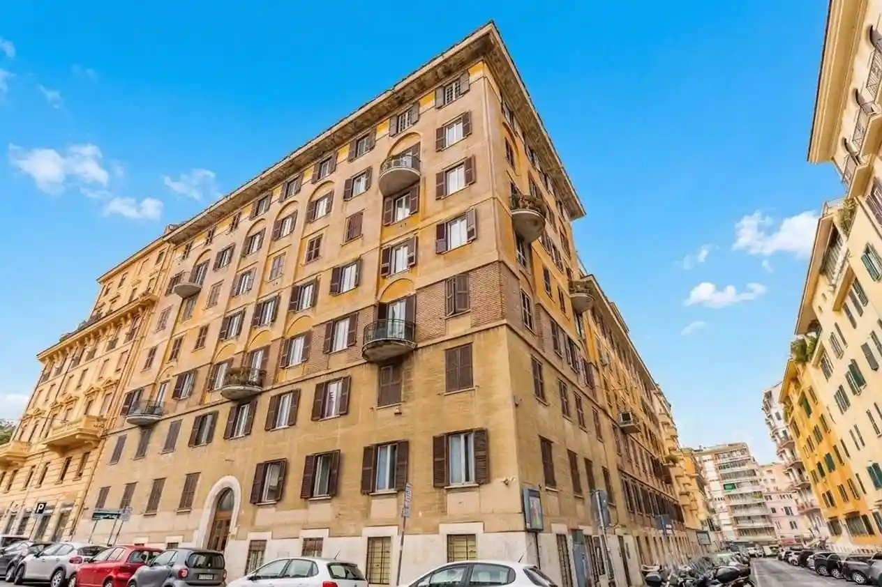 Palazzo - Edificio in vendita a Roma