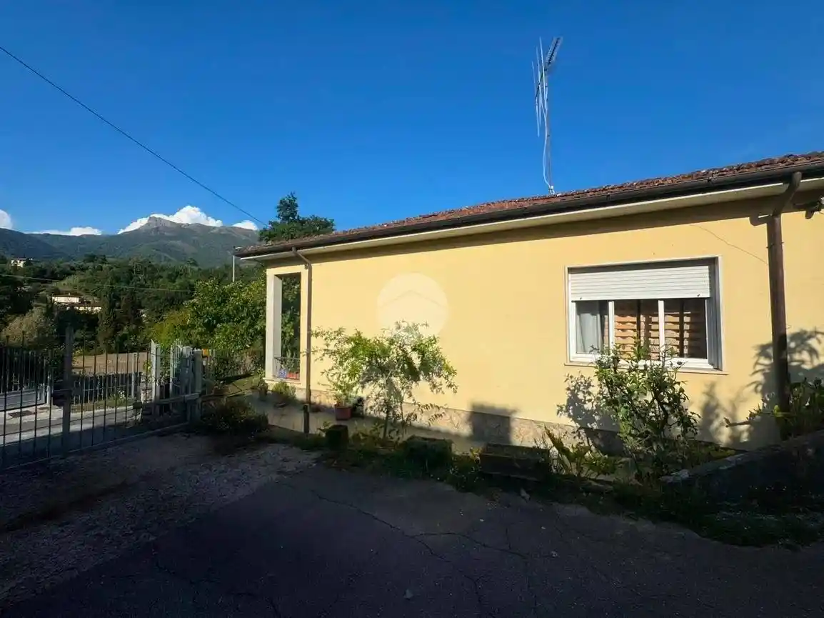 Casa indipendente in vendita a Camaiore