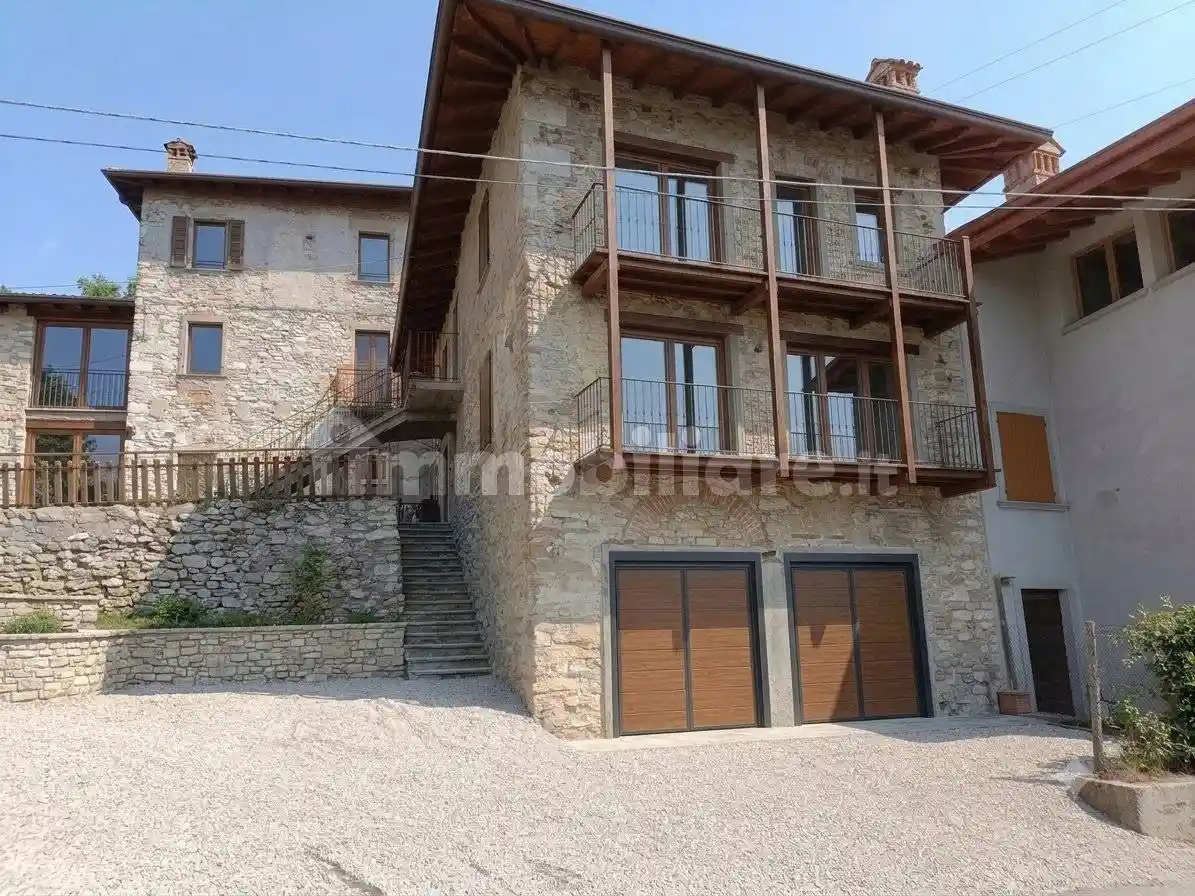 Appartamento in vendita a Villa d'Almè