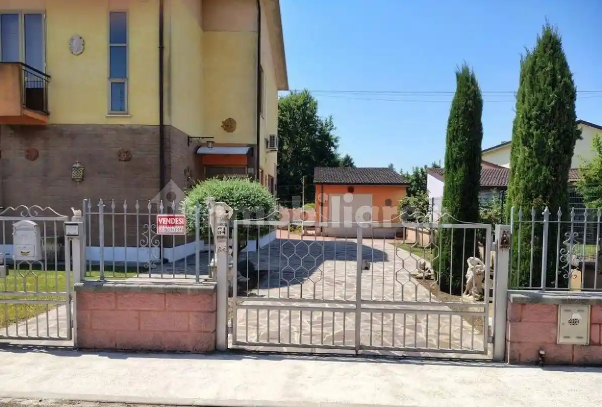 Villa in vendita a Bozzolo