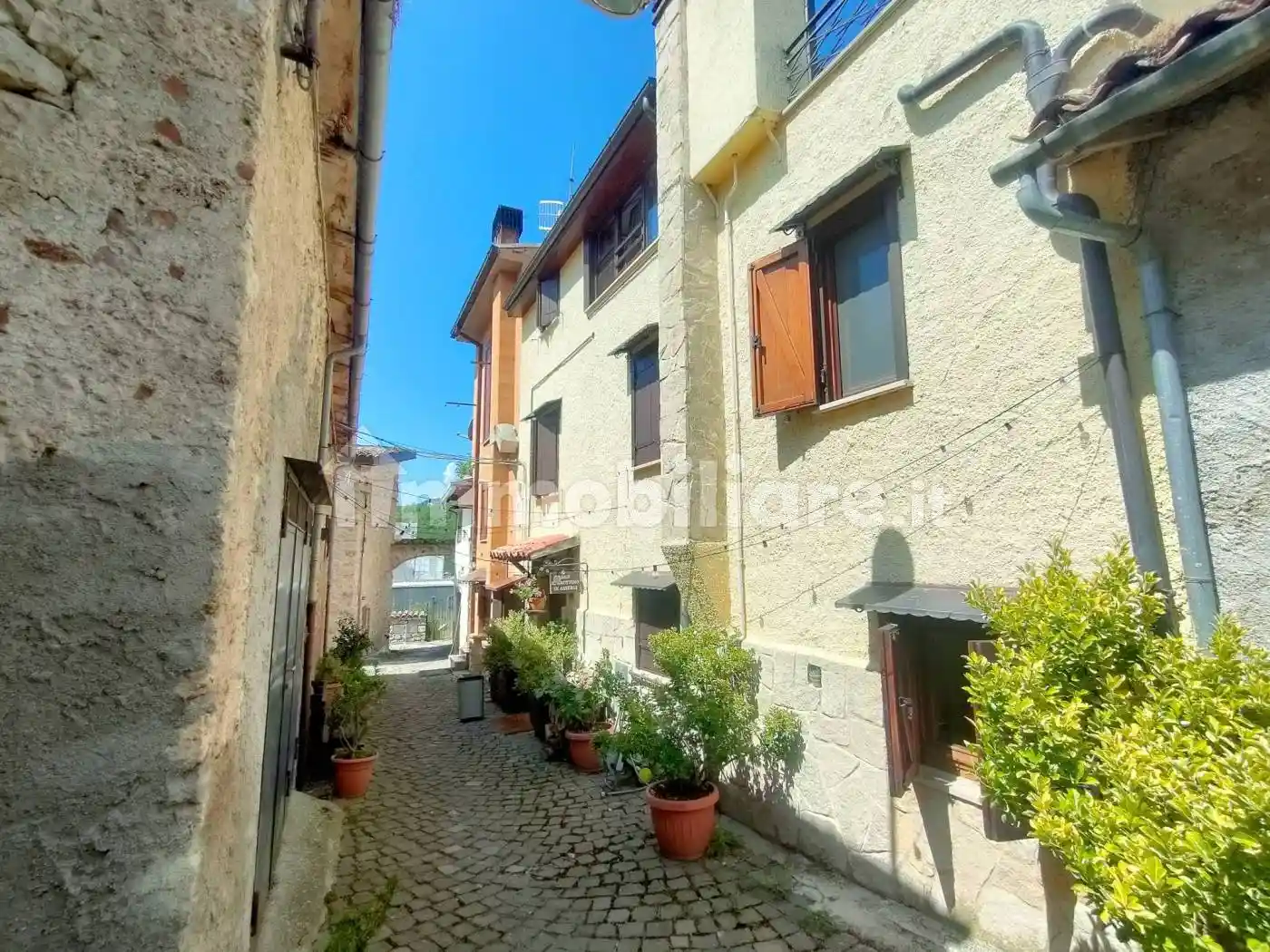 Casa indipendente in vendita a L'Aquila