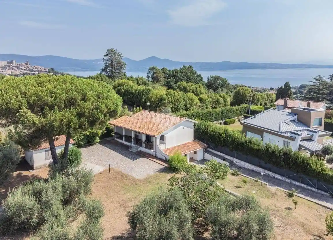 Villa in vendita a Bracciano