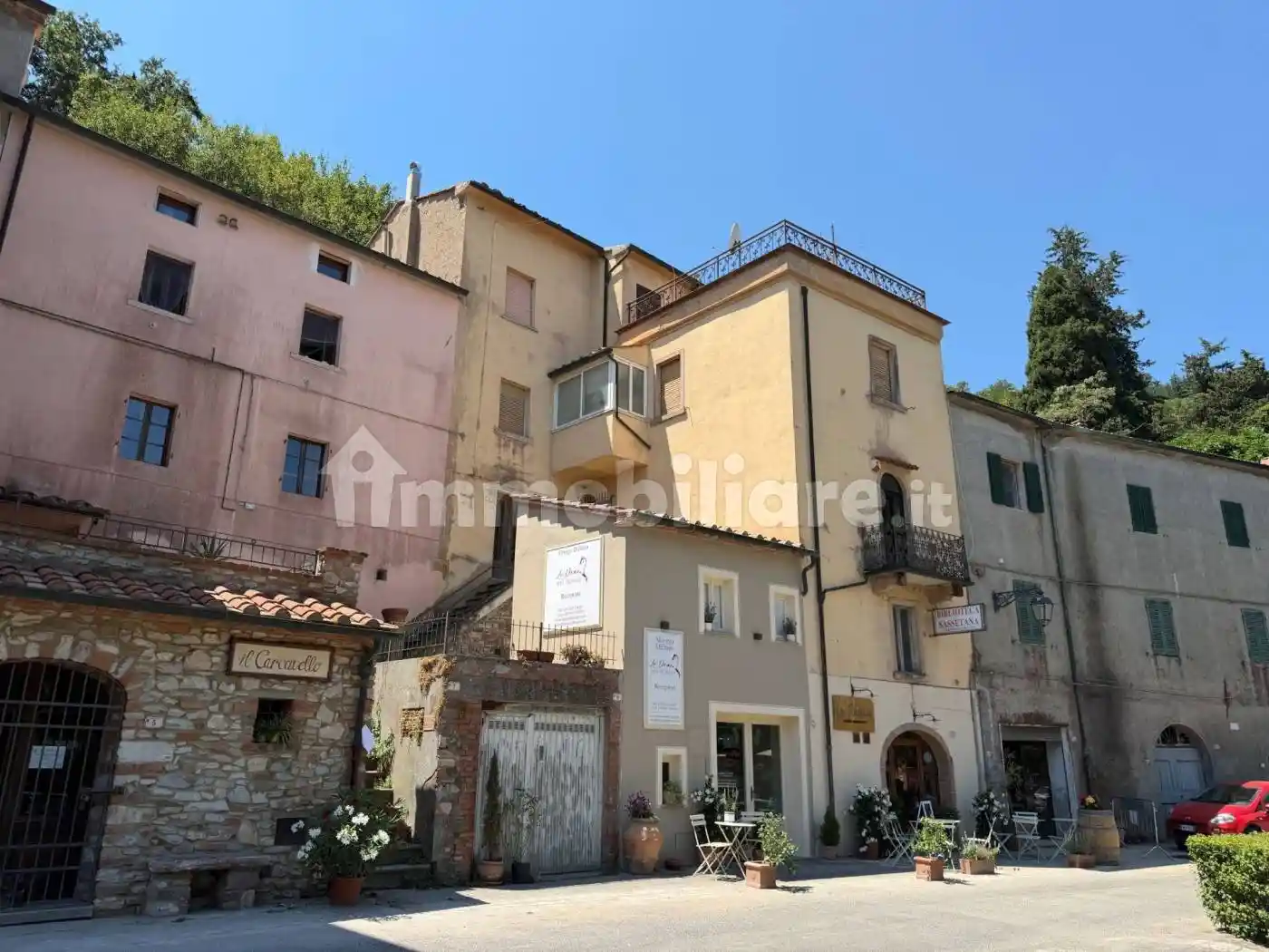 Palazzo - Edificio in vendita a Sassetta