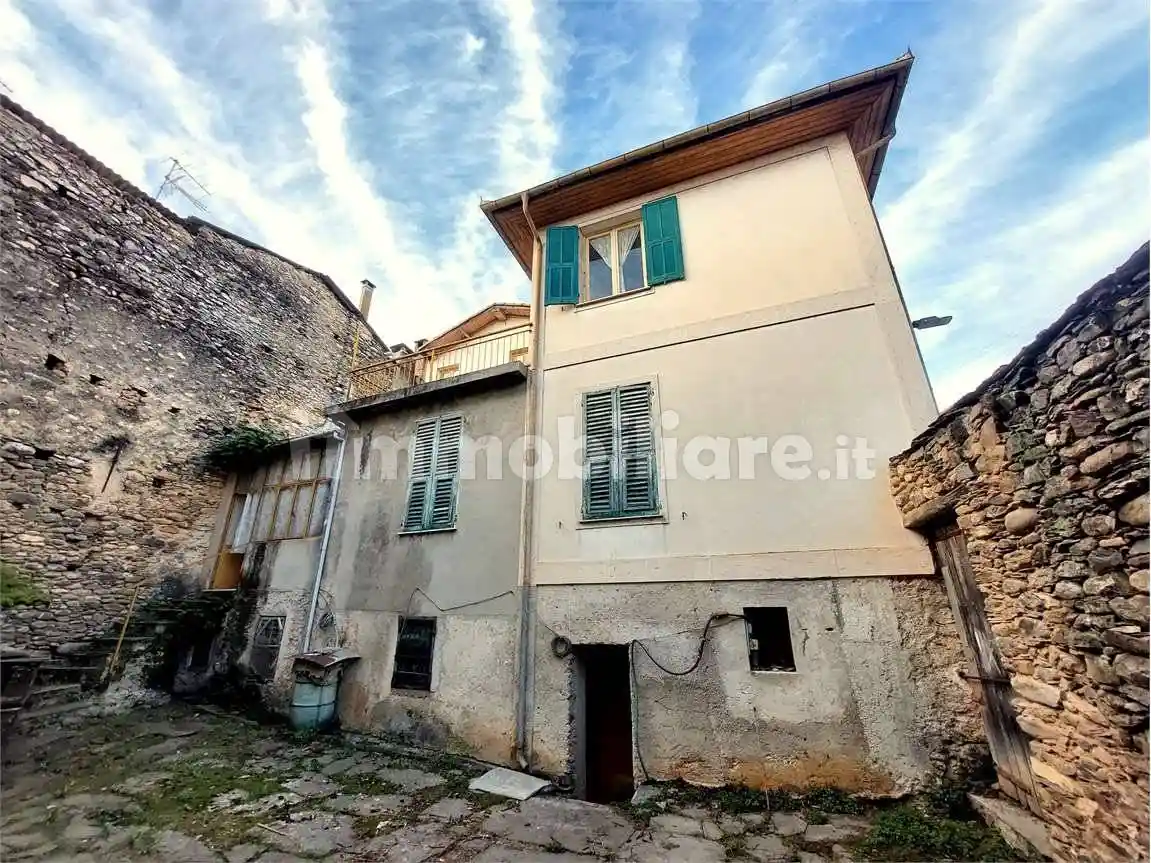 Palazzo - Edificio in vendita a Ranzo