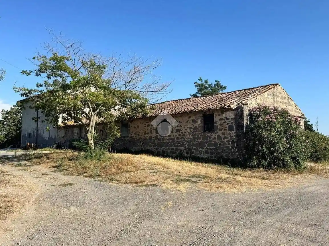 Rustico - Casale in vendita a Tuscania