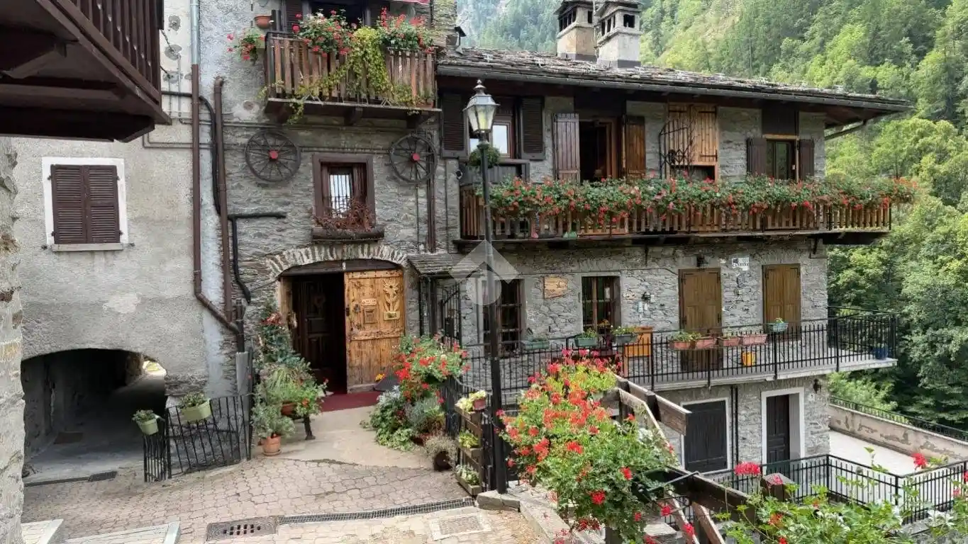 Appartamento in vendita a Introd