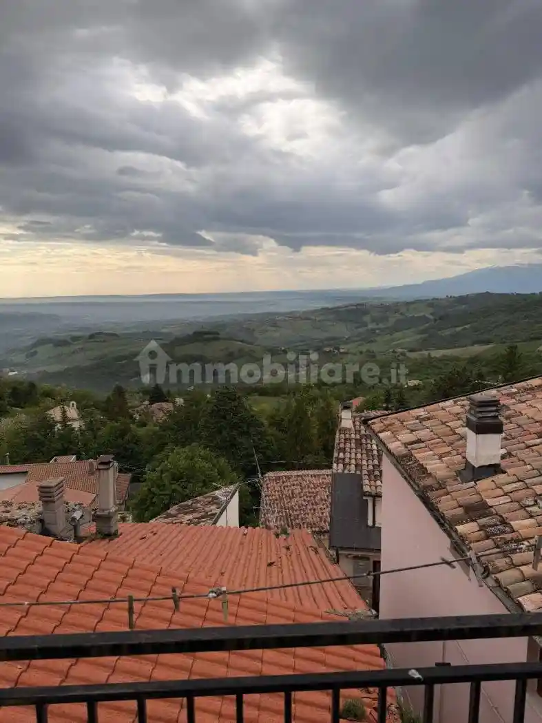 Casa indipendente in vendita a Montebello di Bertona