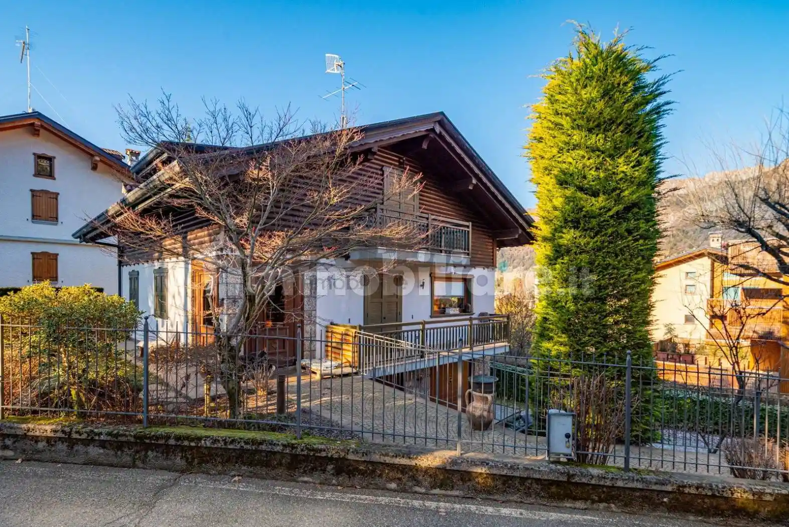 Villa in vendita a Castione della Presolana