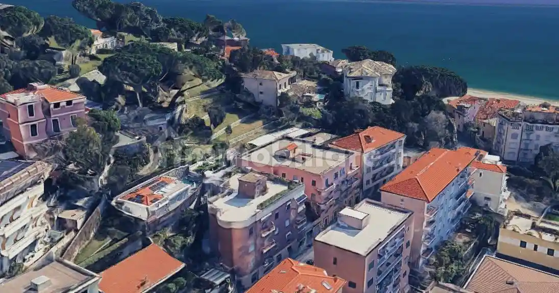 Appartamento in vendita a Celle Ligure
