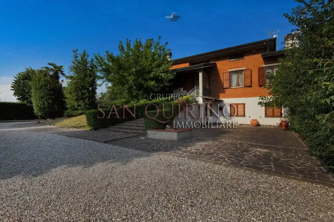 Villa in vendita a Mirandola