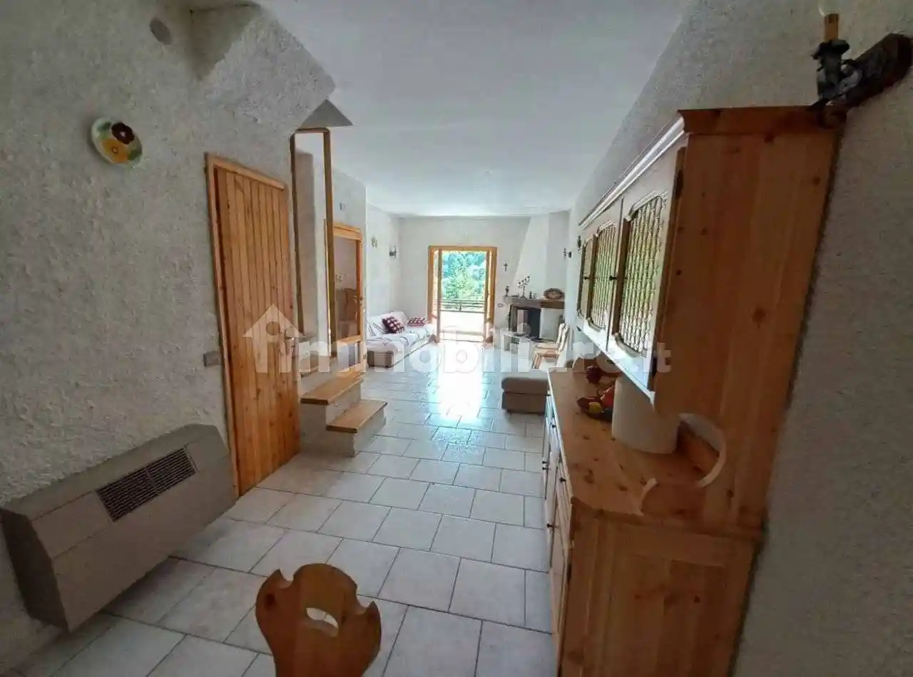 Appartamento in vendita a Ventasso