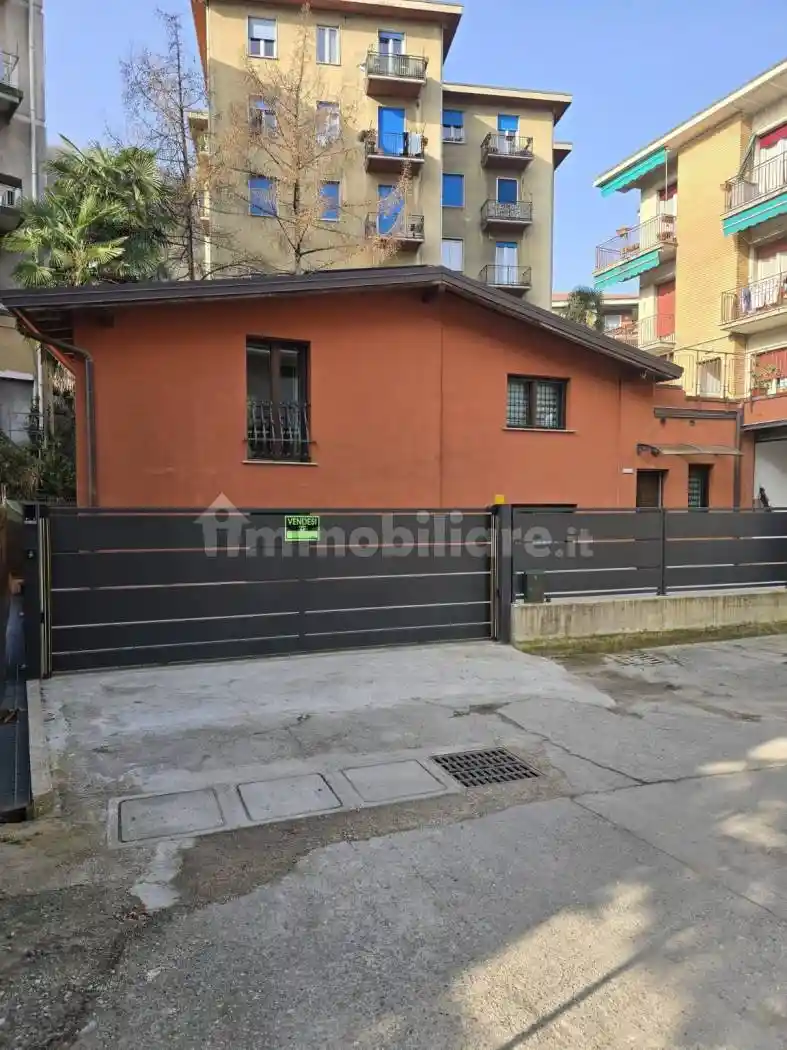 Villa in vendita a Como