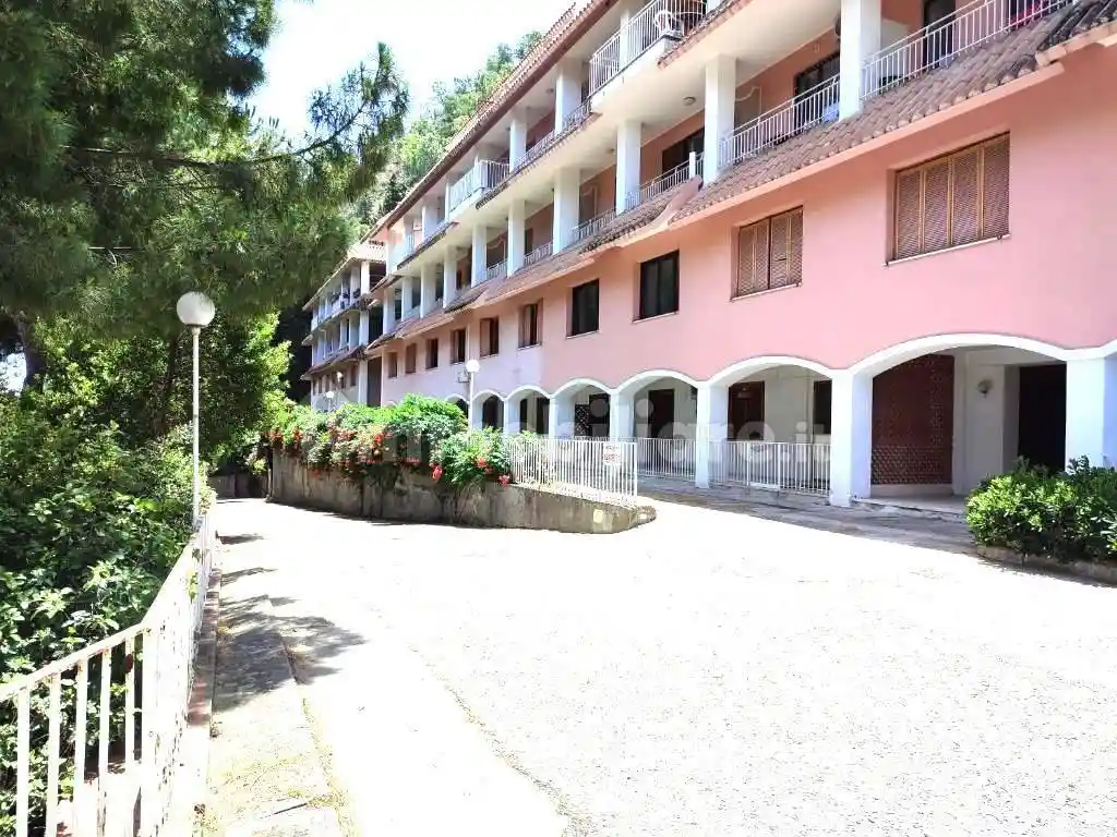 Appartamento in vendita a Stalettì