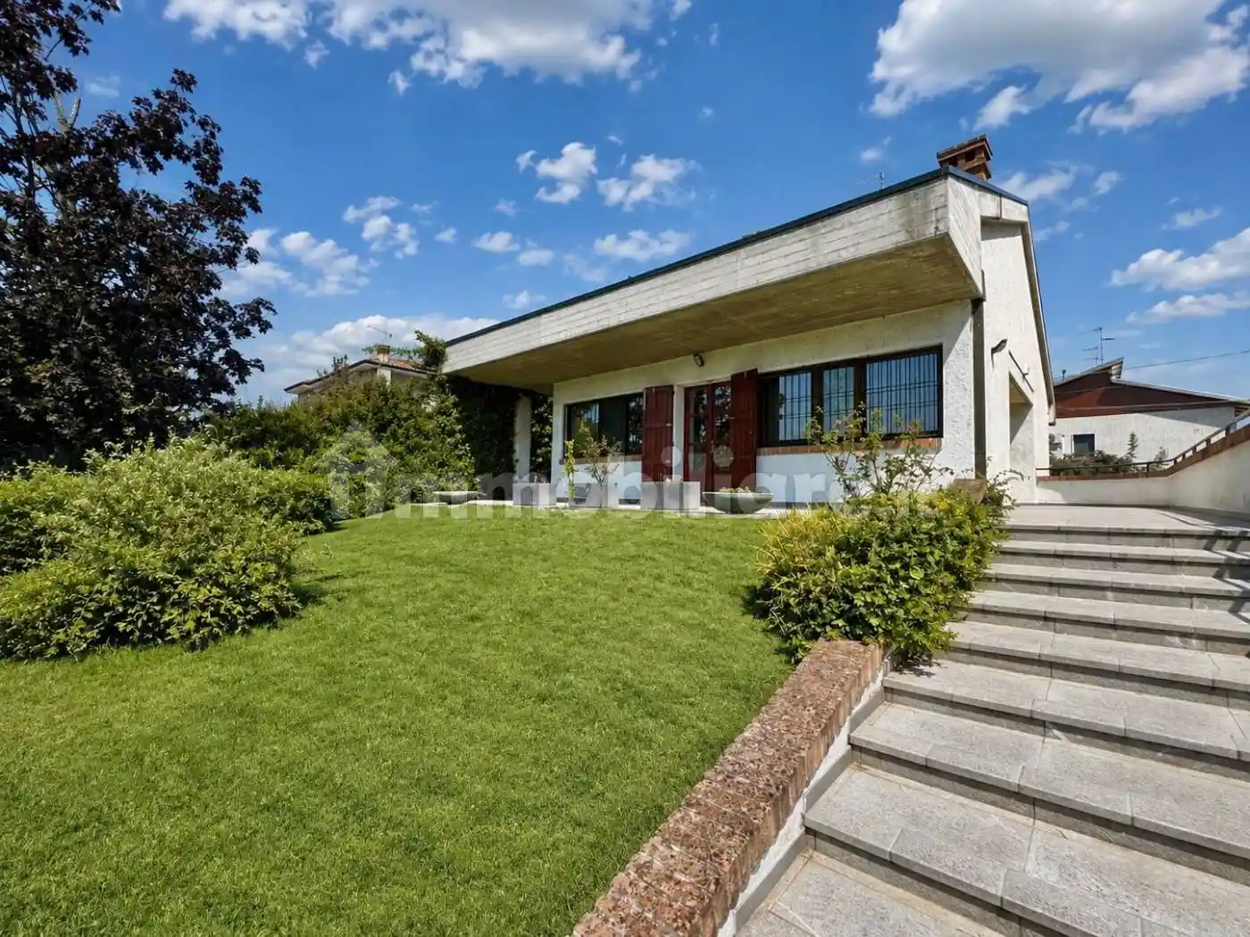 Villa in vendita a Montechiarugolo