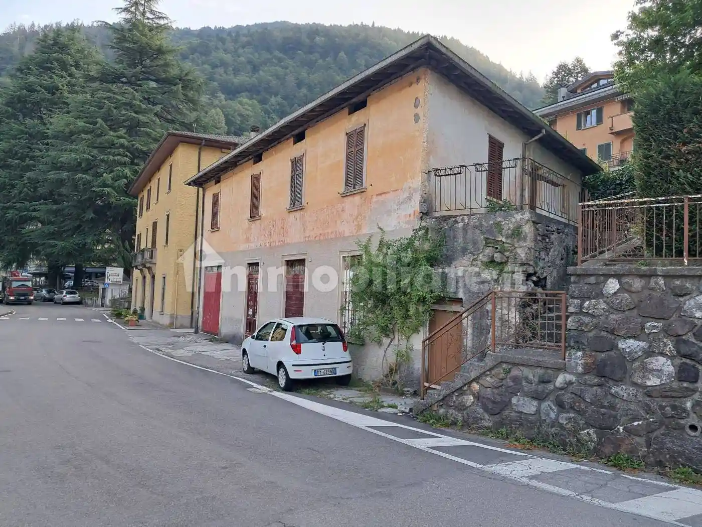 Villa in vendita a Piazza Brembana