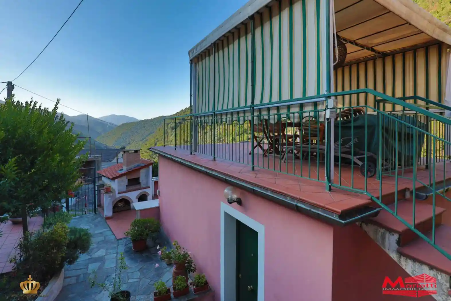 Villa in vendita a Avegno