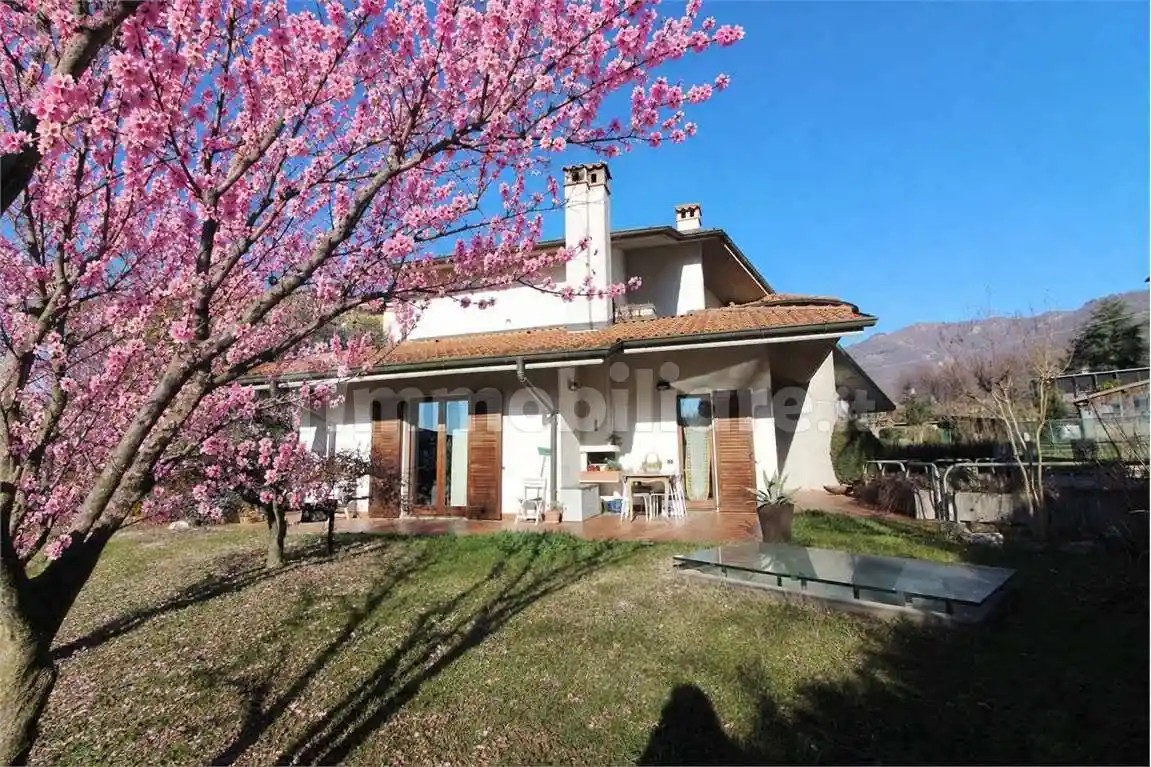 Villa in vendita a Ponteranica