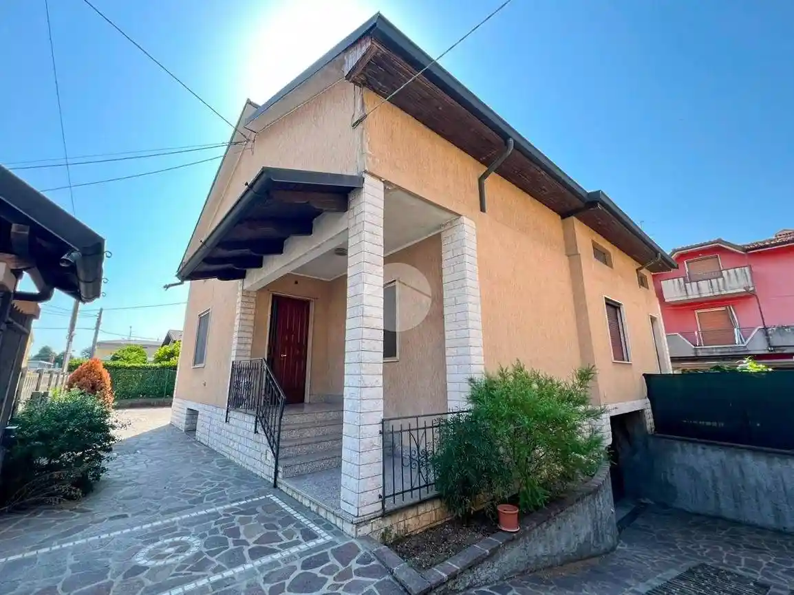 Villa in vendita a Castrezzato