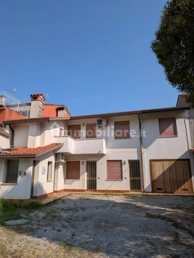 Villa in vendita a Rosà