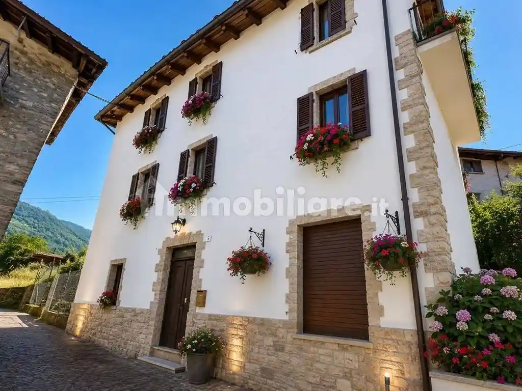 Casa indipendente in vendita a Sedrina