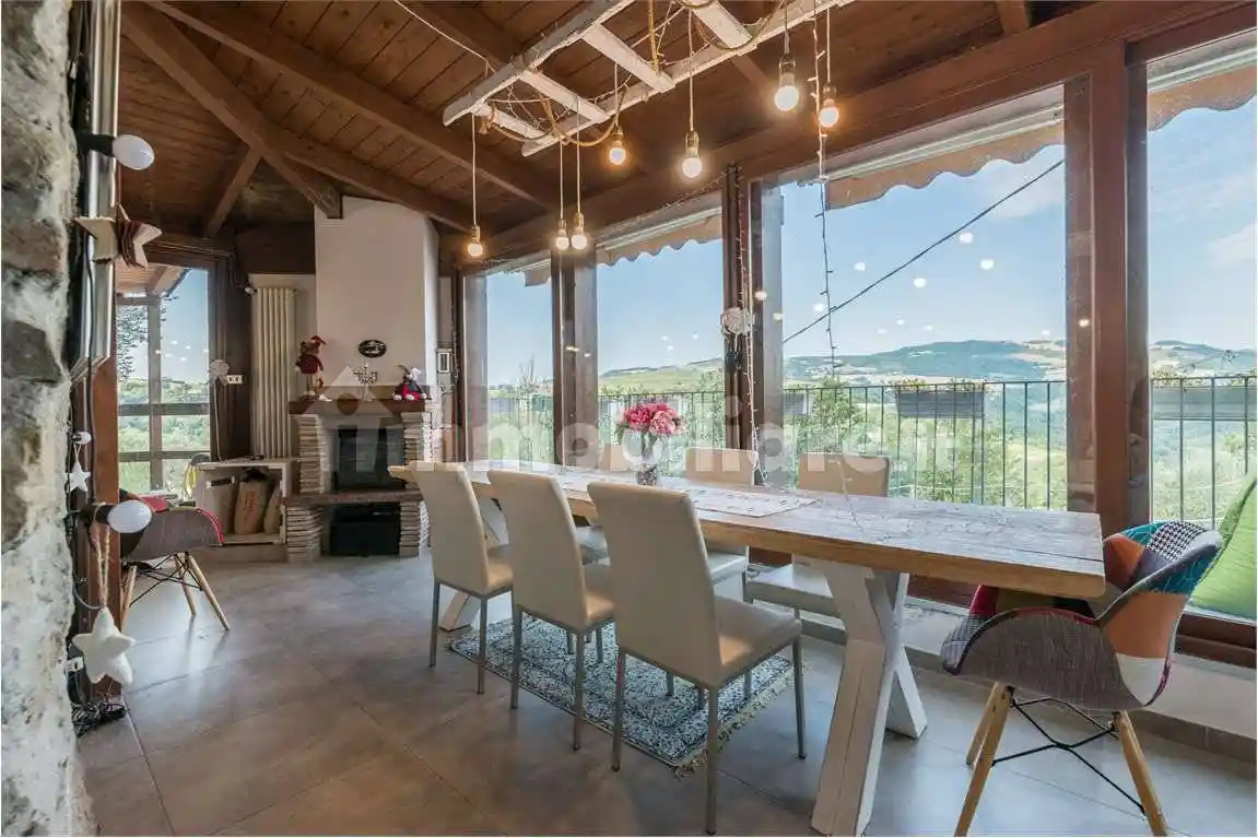 Casa indipendente in vendita a Tavoleto