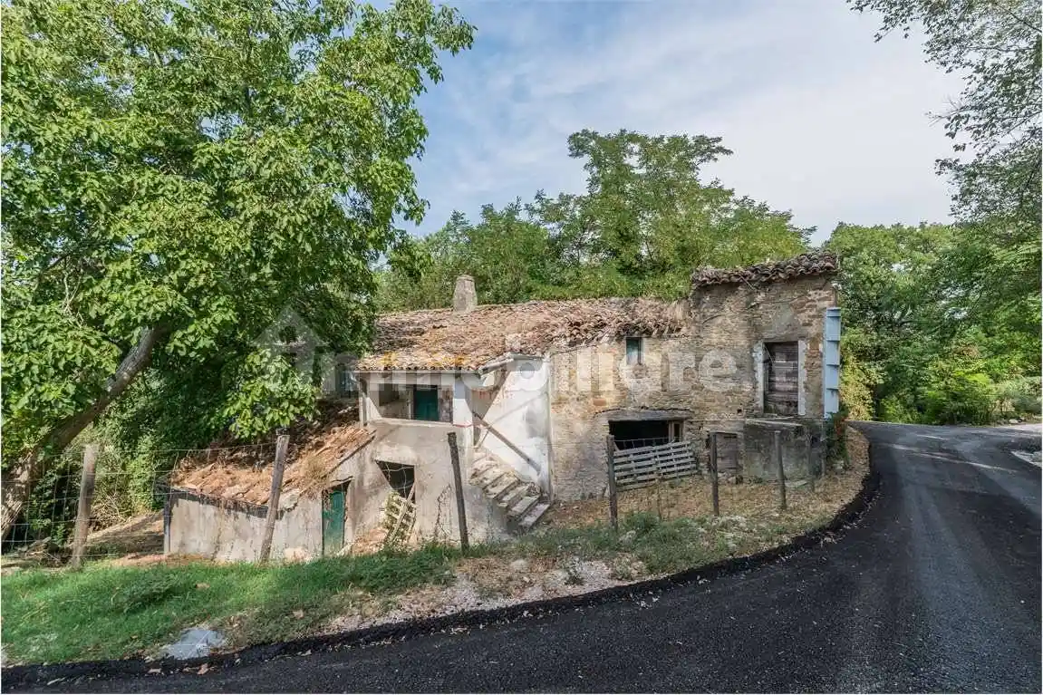 Casa indipendente in vendita a Tavoleto