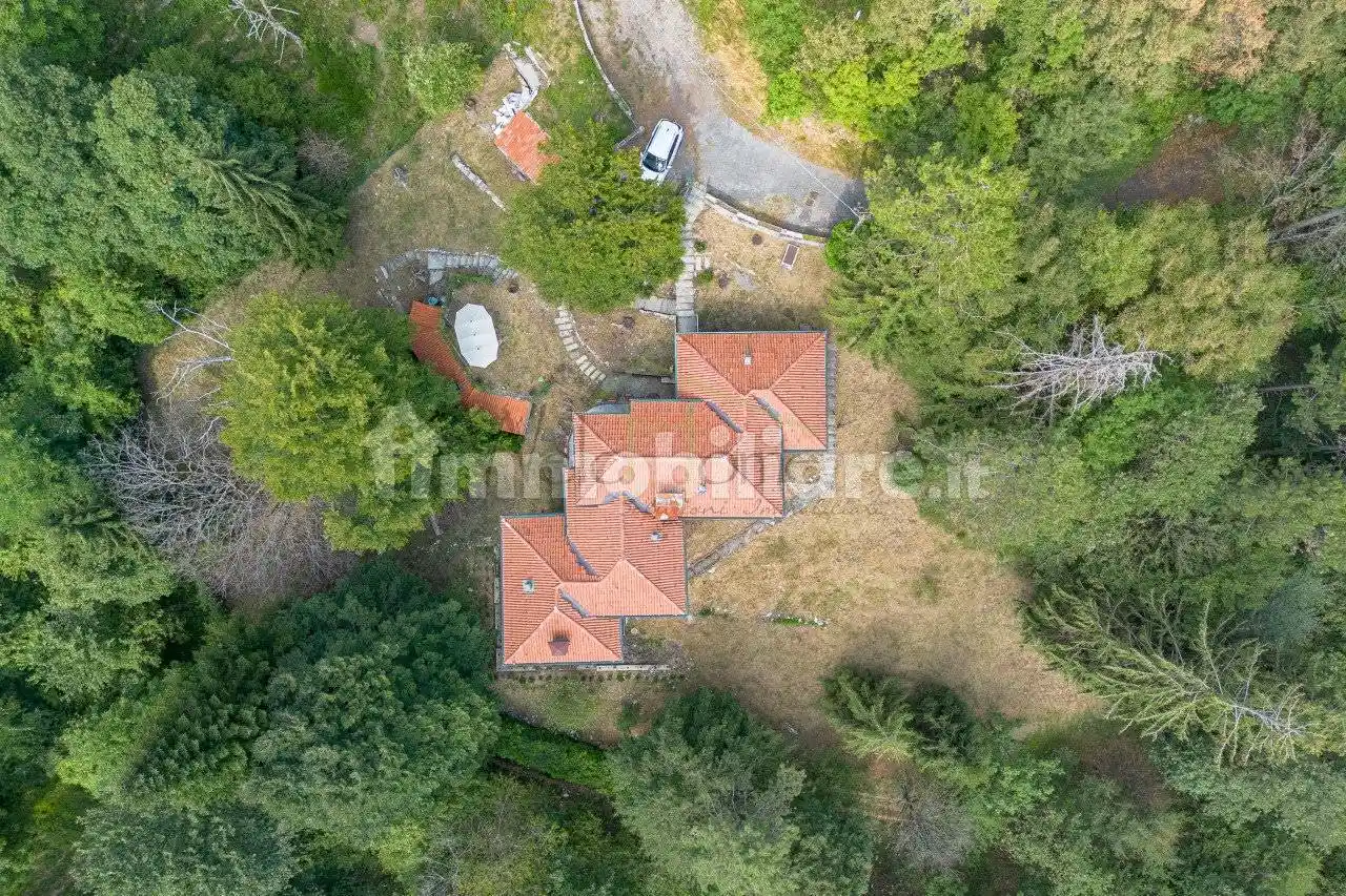 Villa in vendita a Erba