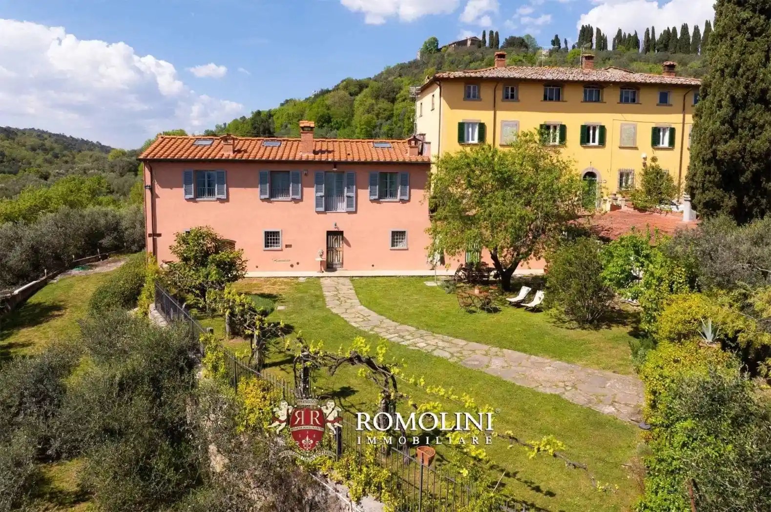 Casa indipendente in vendita a Arezzo