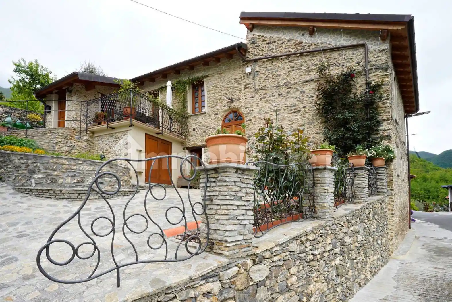 Villa in vendita a Armo