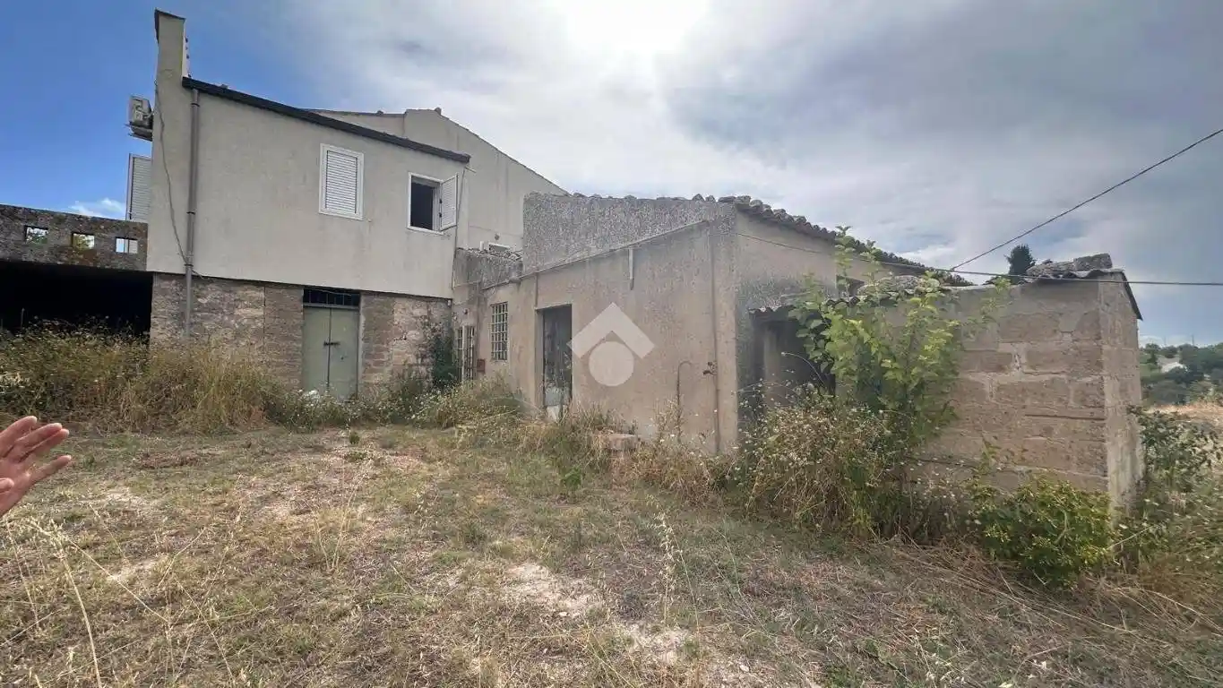 Casa indipendente in vendita a Chiaramonte Gulfi