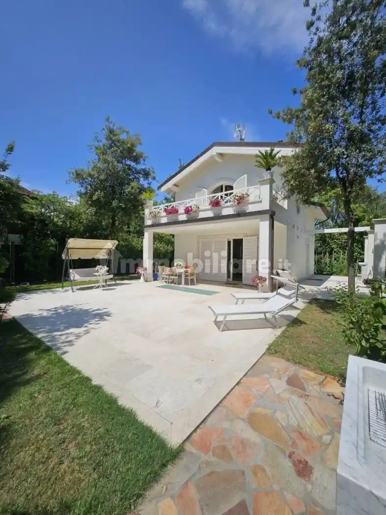 Villa in vendita a Forte dei Marmi