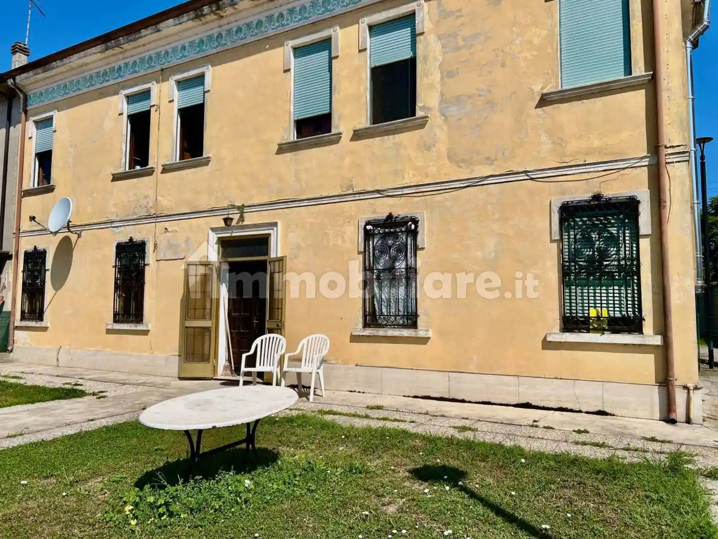 Villa in vendita a Riva del Po