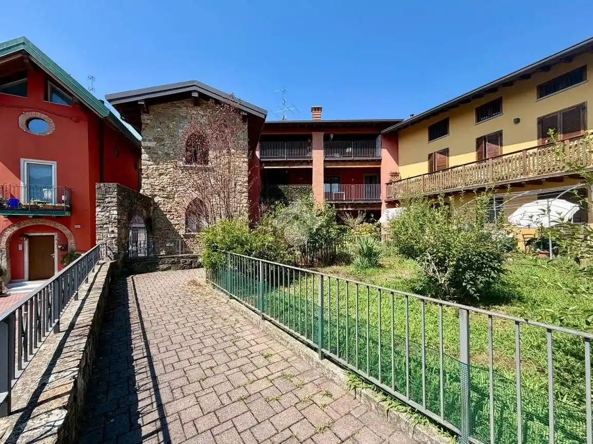Appartamento in vendita a Carvico