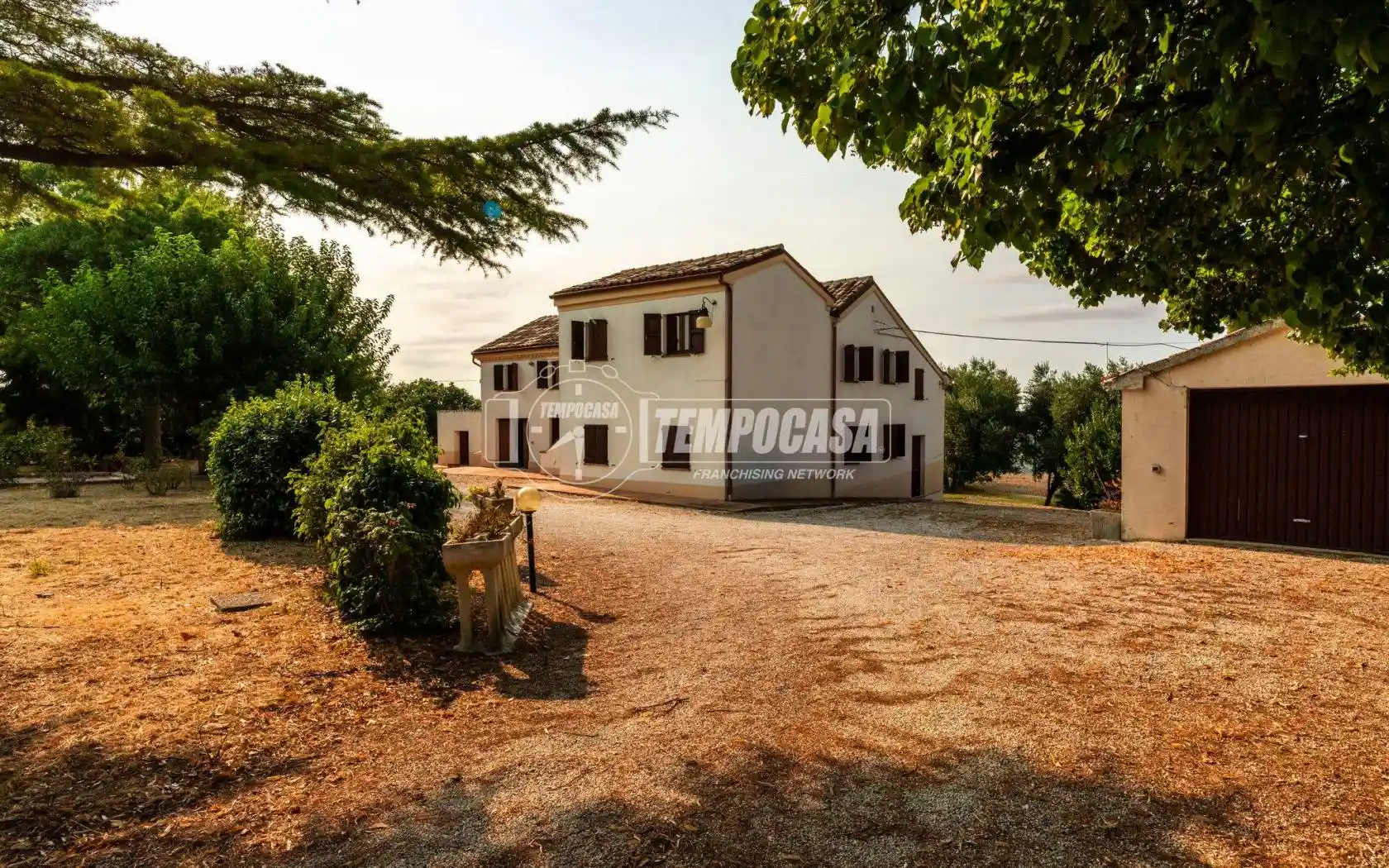 Rustico - Casale in vendita a Montecassiano
