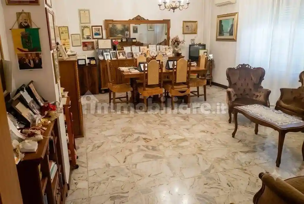 Appartamento in vendita a Leonforte