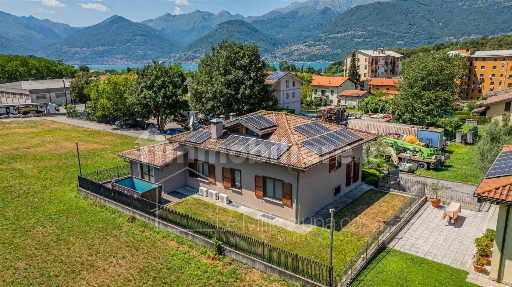 Villa in vendita a Colico