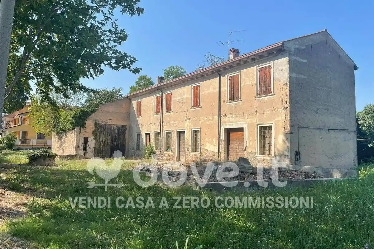 Rustico - Casale in vendita a Villafranca di Verona