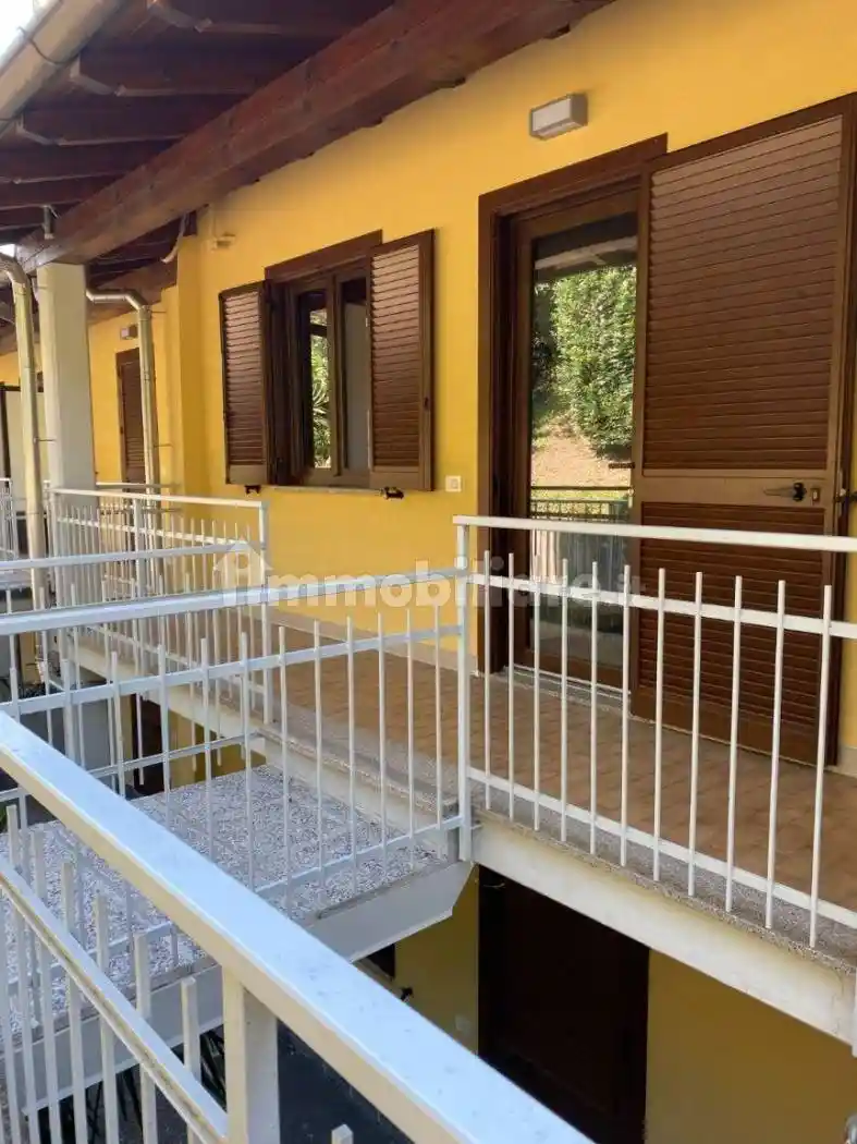 Appartamento in vendita a Cadegliano-Viconago