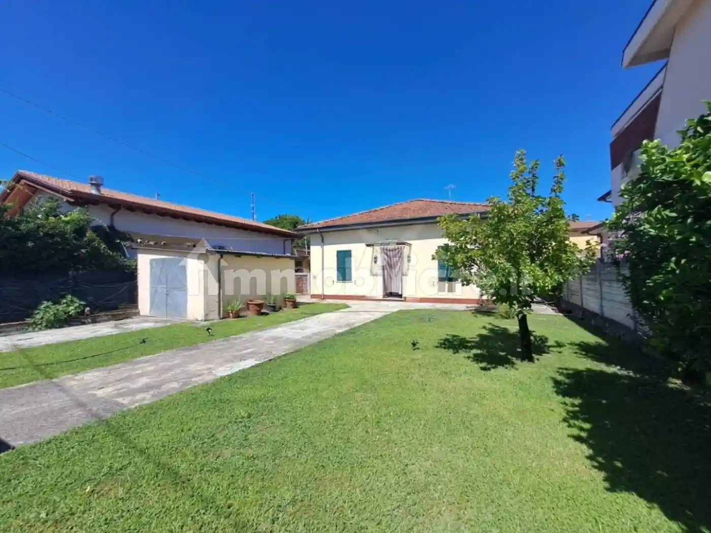 Casa indipendente in vendita a Massa