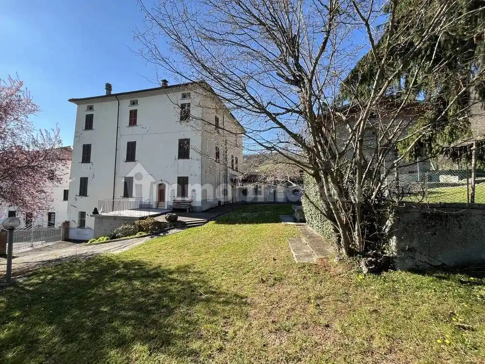 Villa in vendita a Bardi