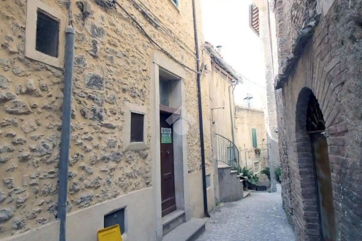 Appartamento in vendita a Roccantica
