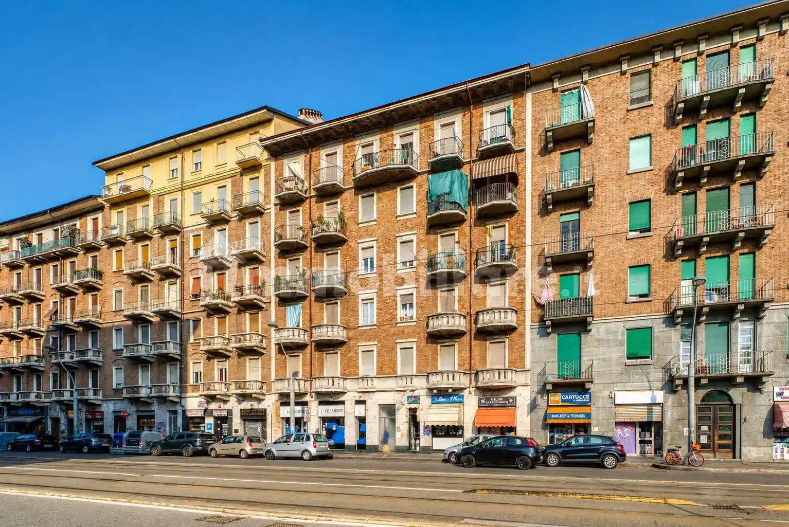 Palazzo - Edificio in vendita a Torino